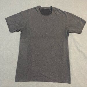 Lululemon Men Metal Vent Tech Short Sleeve Shirt Small Gray Training Breathable